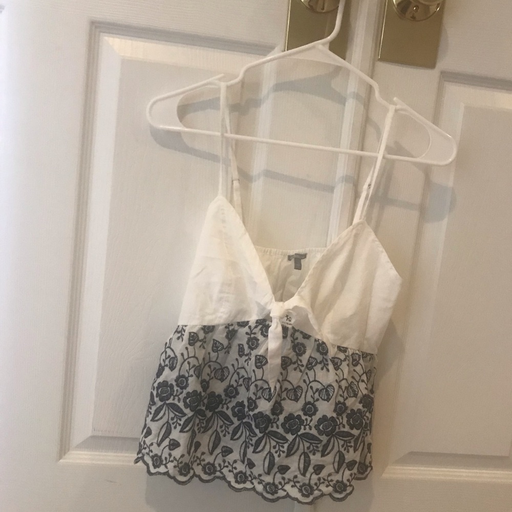 🤩Charlotte Russe tie front top🤩